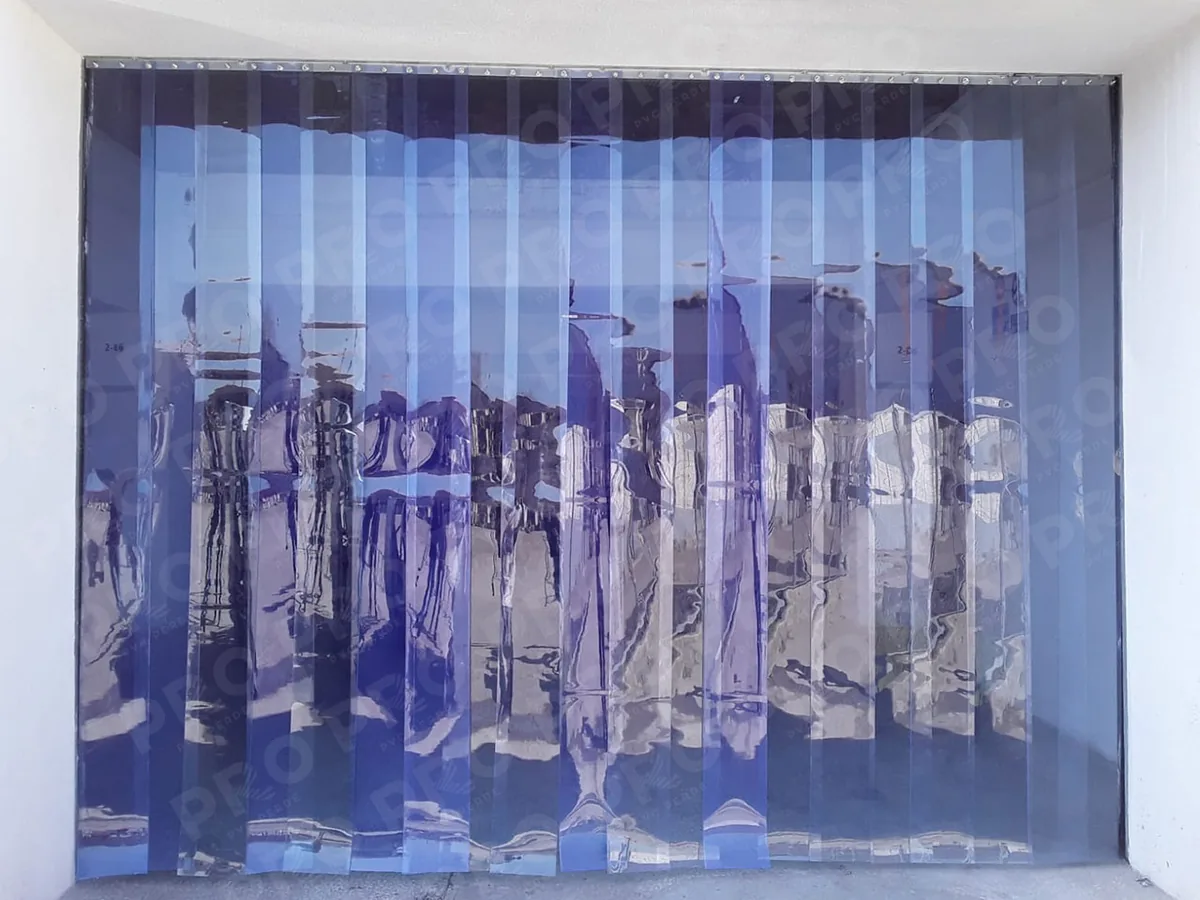 Depo giriş kapısında PVC şerit perde uygulaması